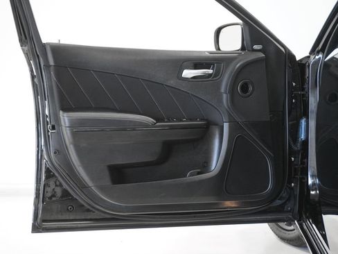 Used 2022 Dodge Charger SXT w/ Blacktop Package image 10