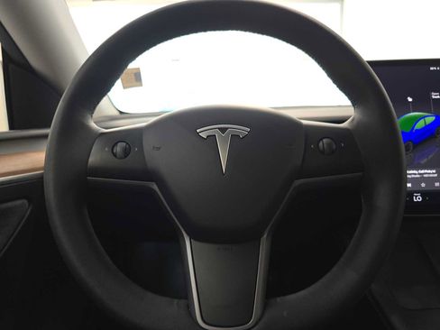 Used 2023 Tesla Model Y Long Range AWD/4WD image 11