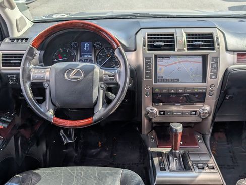 Used 2016 Lexus GX 460 w/ Premium Package image 18