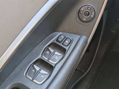 Used 2015 Hyundai Santa Fe Limited image 25