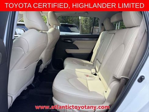 Certified 2024 Toyota Highlander Limited AWD/4WD image 14