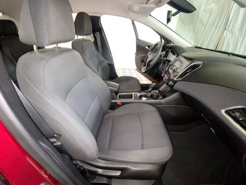 Used 2018 Chevrolet Cruze LT w/ Convenience Package image 37