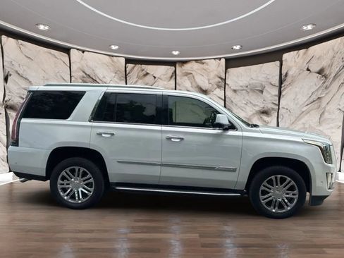 Used 2018 Cadillac Escalade 2WD image 4