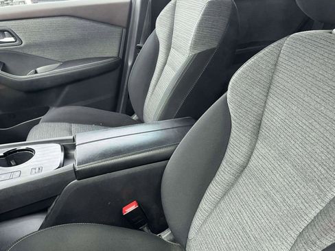 Used 2021 Nissan Rogue SV image 5