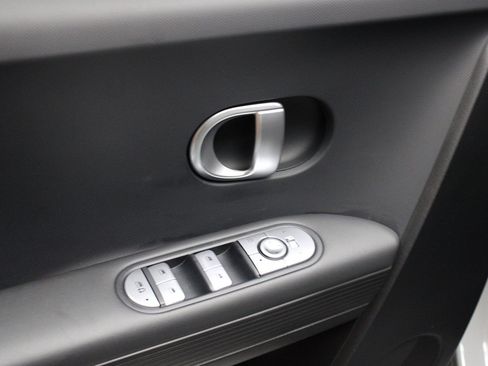 Used 2024 Hyundai Ioniq 5 SEL image 33