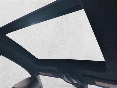 Used 2019 Audi Q8 Prestige w/ Luxury Package image 20