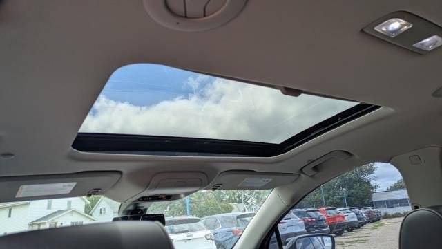Used 2021 Buick Enclave Avenir w/ Avenir Technology Package AWD/4WD image 18