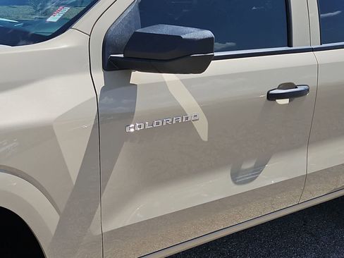 Used 2024 Chevrolet Colorado W/T w/ WT Convenience Package II RWD image 15