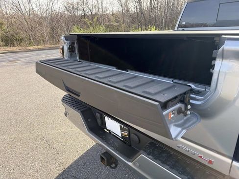 Used 2024 GMC Sierra 2500 AT4 w/ Technology Package image 14