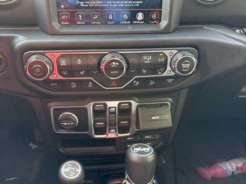 Used 2019 Jeep Wrangler Unlimited Sahara AWD/4WD image 5