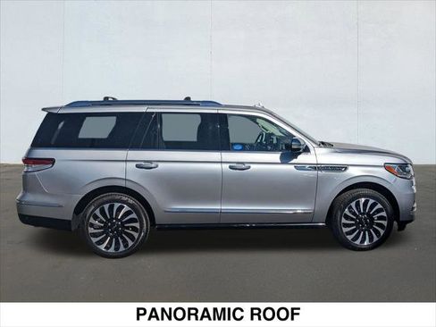 Used 2024 Lincoln Navigator Black Label image 6