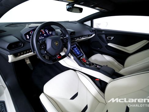 Used 2022 Lamborghini Huracan EVO AWD/4WD image 12