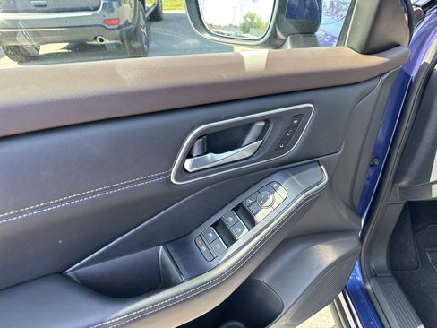 Used 2021 Nissan Rogue SL image 10