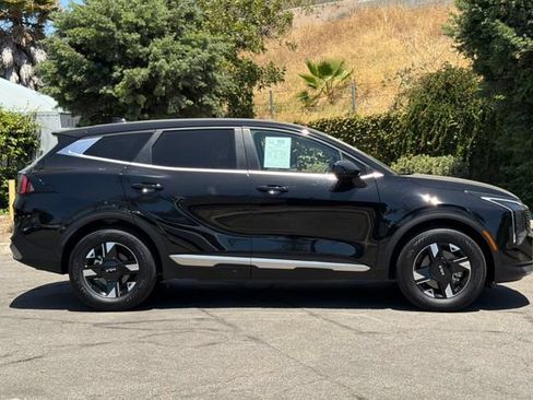 Used 2026 Kia Sportage LX FWD image 3