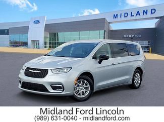 Used 2024 Chrysler Pacifica Touring-L FWD 360° Tour