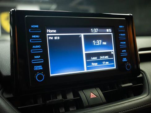 Used 2019 Toyota RAV4 XLE w/ Carpet Mat Package FWD image 18