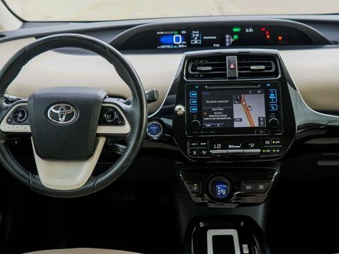 Used 2016 Toyota Prius Three image 39