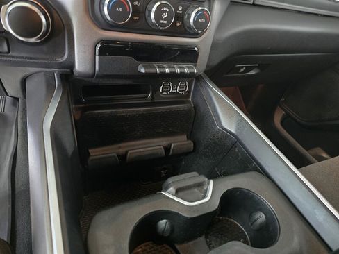 Used 2020 RAM 1500 Big Horn AWD/4WD image 30