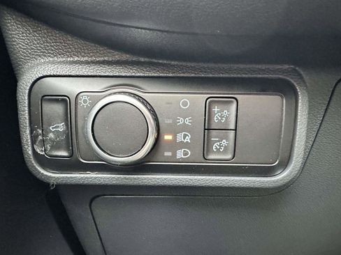 Used 2025 Ford Explorer Active image 30