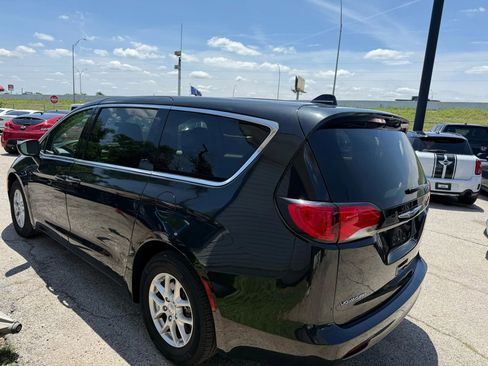 Used 2020 Chrysler Voyager LX image 6