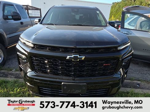 Used 2024 Chevrolet Traverse RS AWD/4WD image 2
