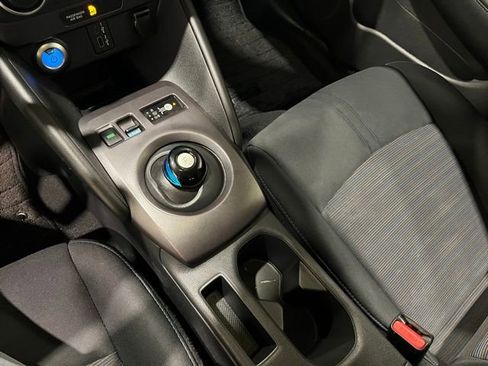 Used 2022 Nissan Leaf S image 17