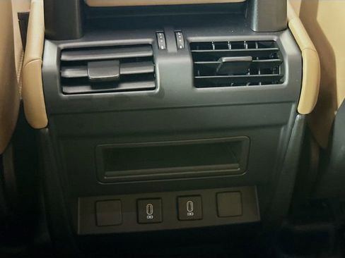 Used 2026 Land Rover Defender 110 X-Dynamic SE image 27