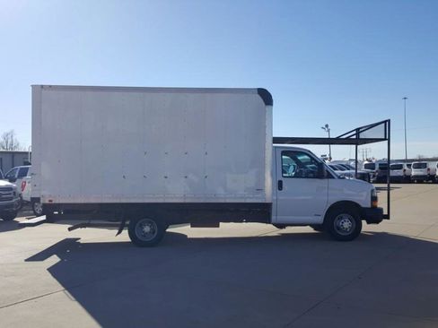 Used 2019 Chevrolet Express 3500 RWD image 6