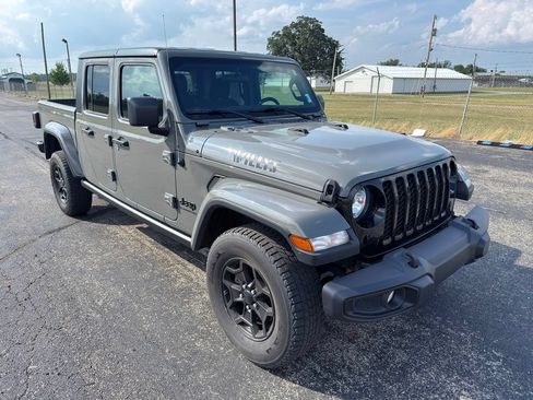 Used 2022 Jeep Gladiator Overland AWD/4WD image 8