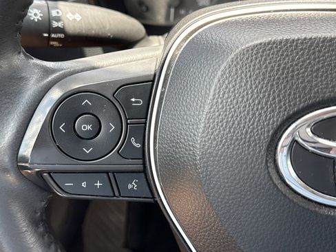 Used 2024 Toyota Corolla Cross LE FWD image 19