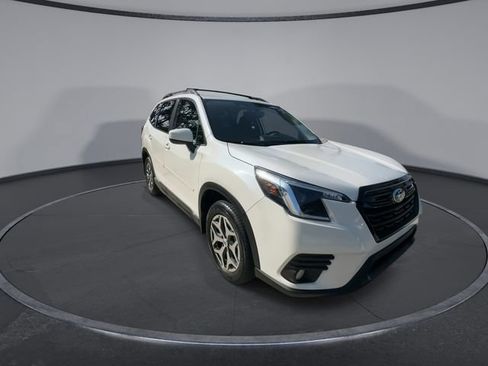 Certified 2022 Subaru Forester Premium AWD/4WD image 2