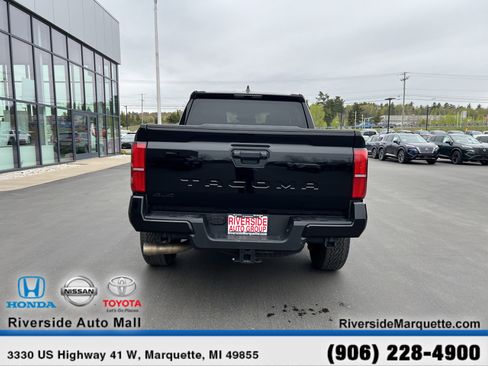 Used 2024 Toyota Tacoma TRD Off-Road AWD/4WD image 7
