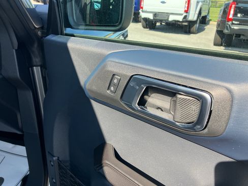 Certified 2025 Ford Bronco Heritage Edition AWD/4WD image 20