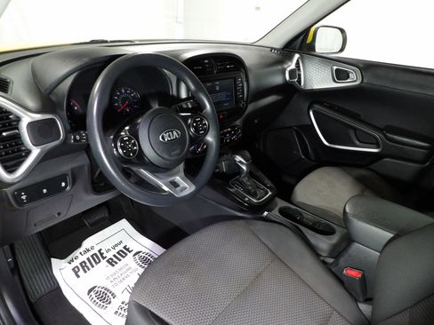 Used 2020 Kia Soul LX FWD image 9