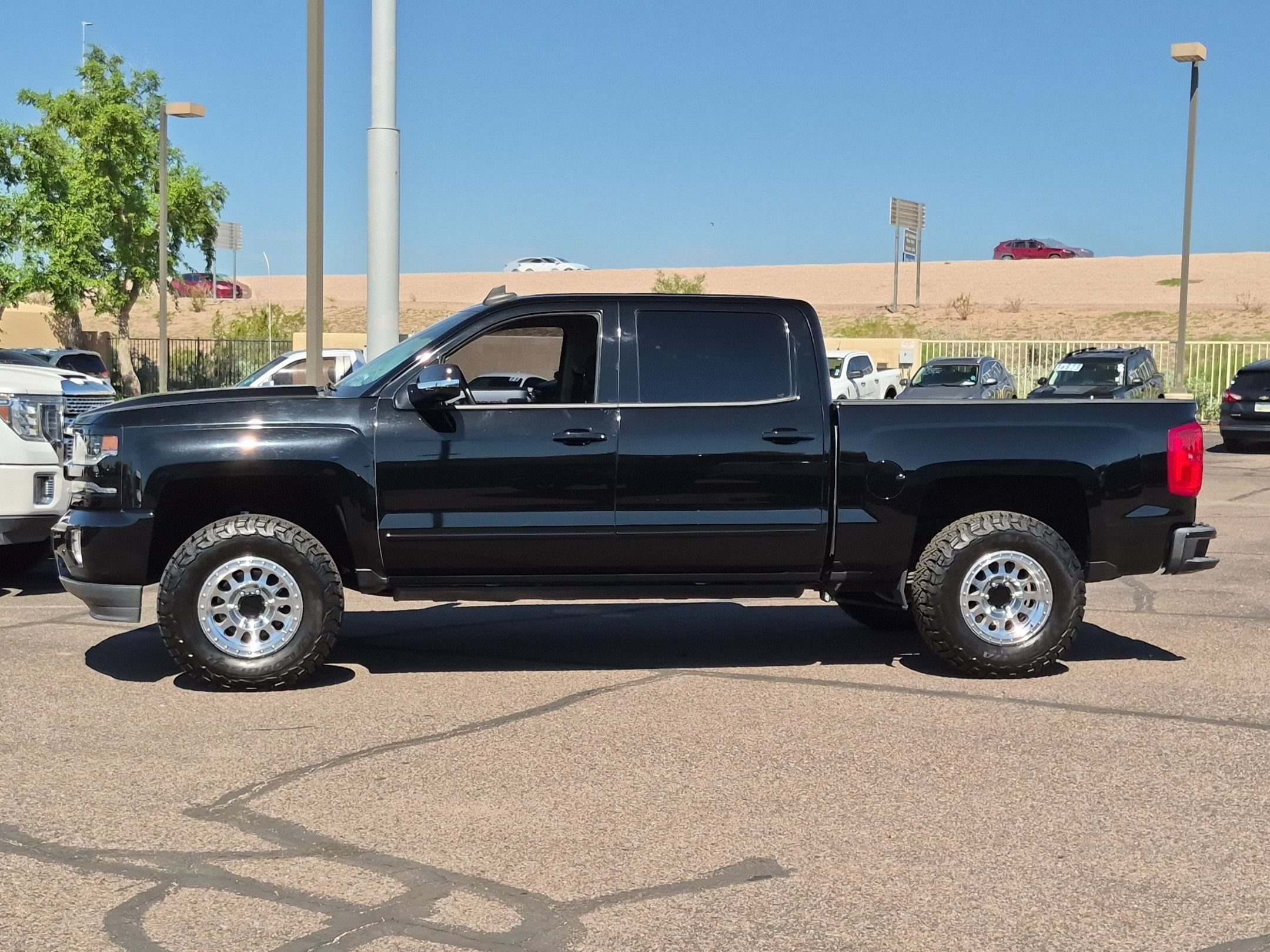 Used 2018 Chevrolet Silverado 1500 LTZ Z71 w/ LTZ Plus Package AWD/4WD image 9