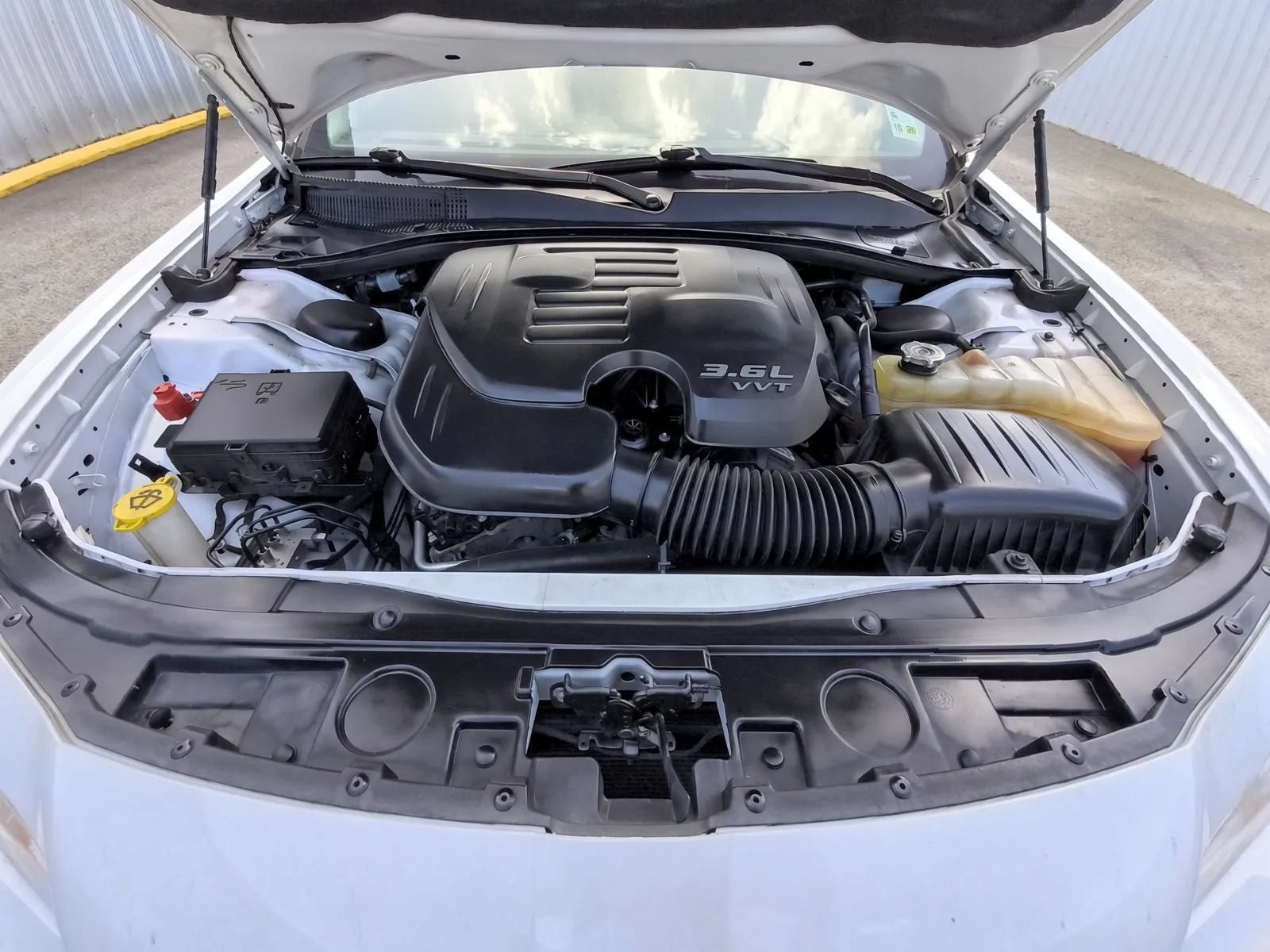 Used 2018 Chrysler 300 Touring L RWD image 11