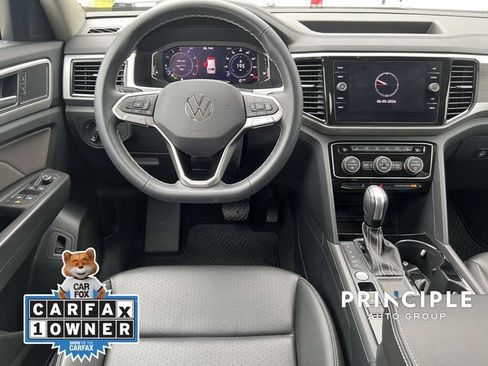 Certified 2023 Volkswagen Atlas SE w/ Black Wheel Package FWD image 32