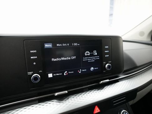 Certified 2024 Kia Carnival LX image 6