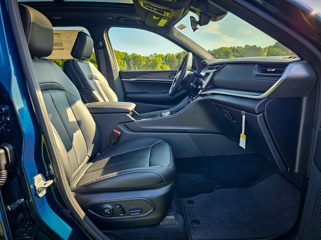 New 2027 Jeep Grand Cherokee Limited AWD/4WD image 41