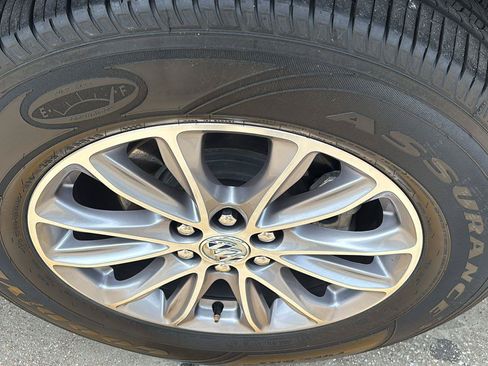 Certified 2024 Buick Enclave Essence AWD/4WD image 11