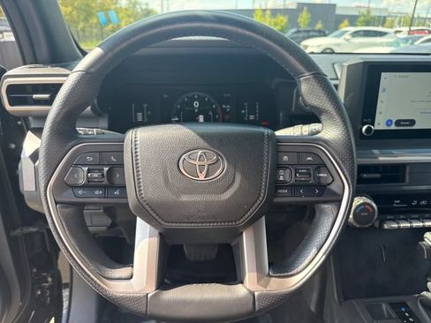 Used 2025 Toyota 4Runner SR5 AWD/4WD image 16
