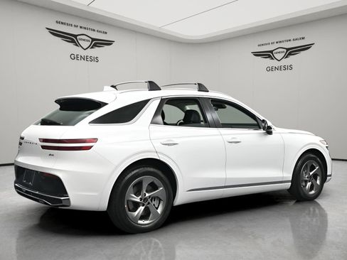 Used 2026 Genesis GV70 2.5T Select image 4