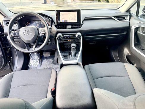 Used 2023 Toyota RAV4 LE FWD image 19