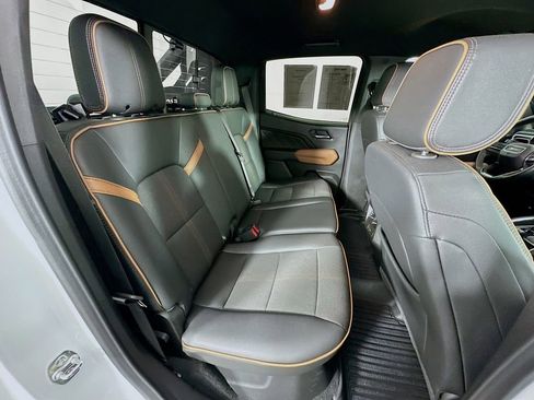 Used 2025 GMC Canyon AT4 AWD/4WD image 35