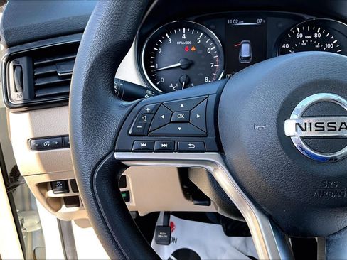 Used 2017 Nissan Rogue S FWD image 24