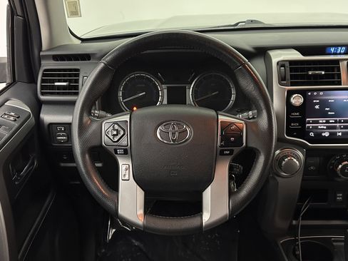 Used 2018 Toyota 4Runner SR5 Premium image 26