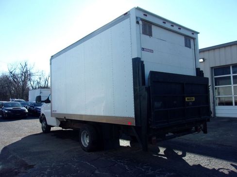 Used 2013 Chevrolet Express 3500 Extended image 2