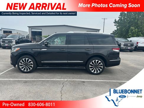 Used 2023 Lincoln Navigator Reserve AWD/4WD image 1