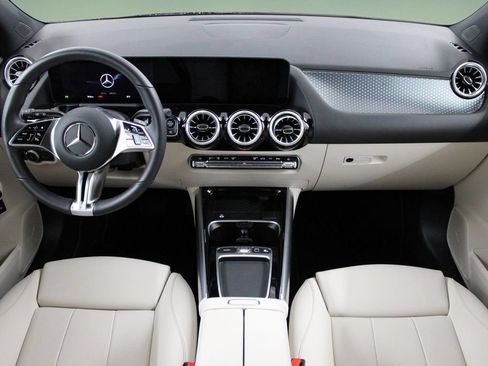 Used 2025 Mercedes-Benz GLA 250 4MATIC image 19