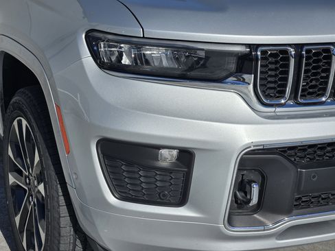 Used 2023 Jeep Grand Cherokee L Overland image 10